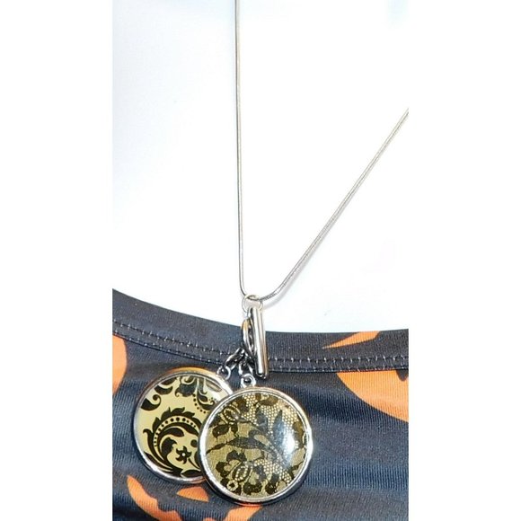 Lace Glass Pendant Necklace - Picture 4 of 7